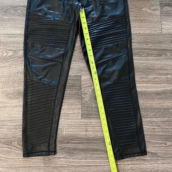 7 For All Mankind Black Faux Leather Moto Leggings NWOT Size L - Picture 11 of 16